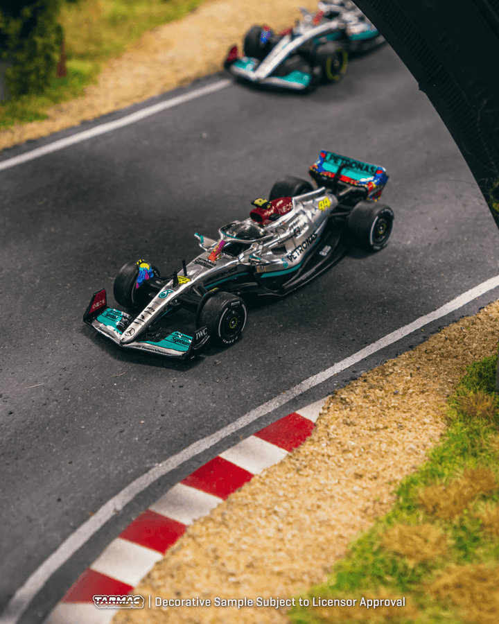 Scale 1/64 - Mercedes-AMG F1 W13 E Performance 2022 Miami GP Lewis Hamilton