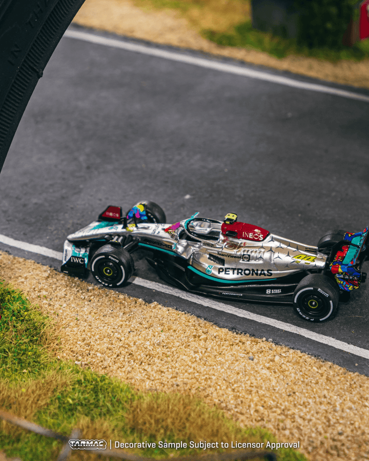 Scale 1/64 - Mercedes-AMG F1 W13 E Performance 2022 Miami GP Lewis Hamilton