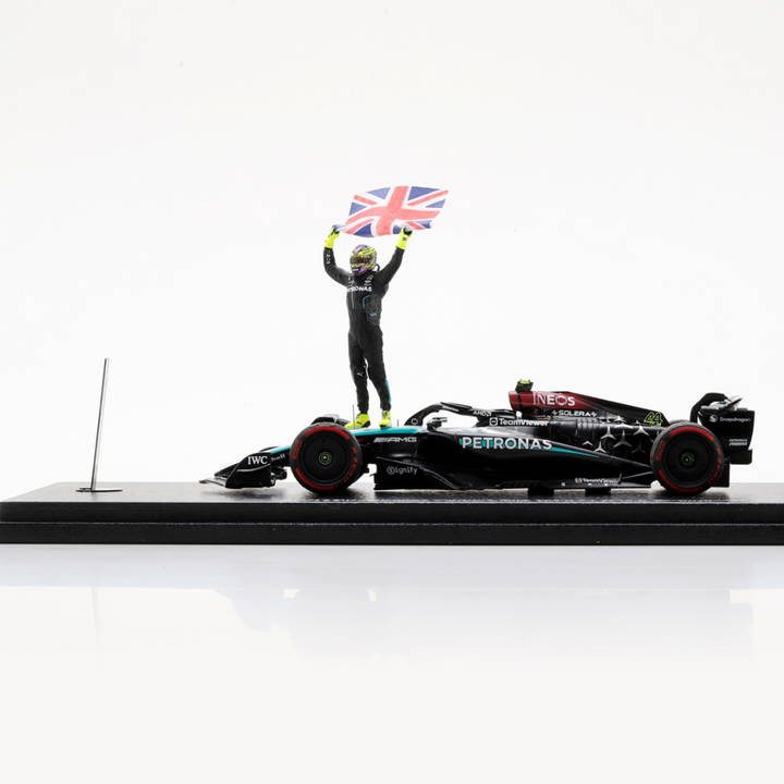 Lewis Hamilton - British GP 2024 Special Figure Edition (With Flag) Mercedes F1 W15 1:43 Spark Model Car