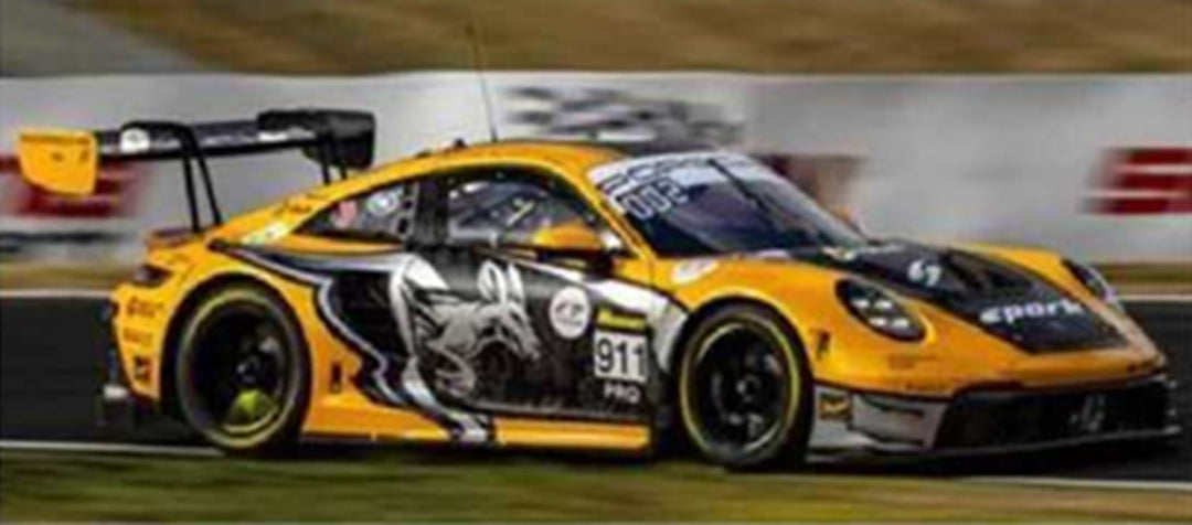 Porsche 911 GT3R No.911 Absolute Racing - Spark Model Car