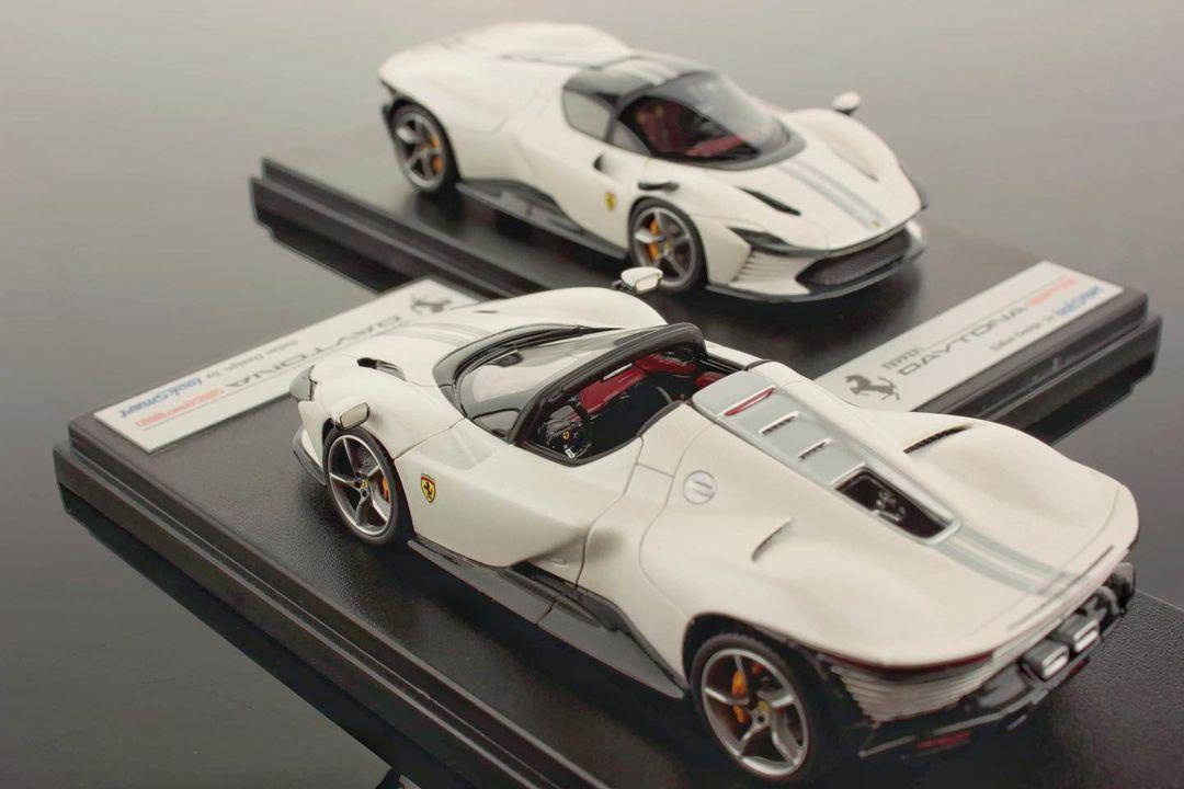 Ferrari Daytona SP3 Scale 1:43 Pearl White - Looksmart
