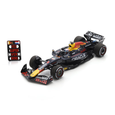 Max Verstappen Abu Dhabi GP 2025 Winner Red Bull RB21 With Pitboard Model Car - Spark Model