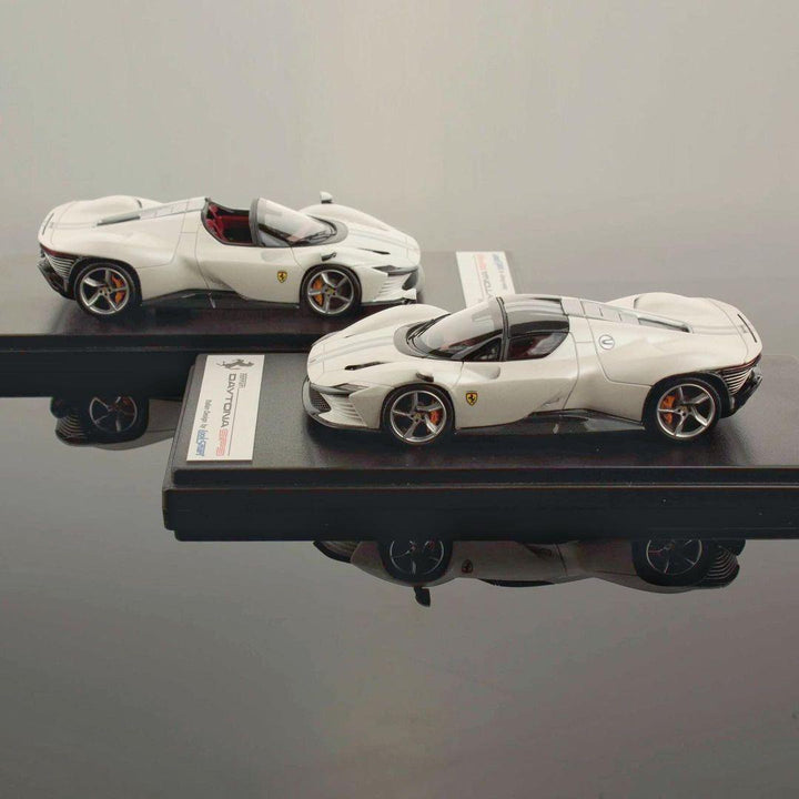 Ferrari Daytona SP3 Scale 1:43 Pearl White - Looksmart