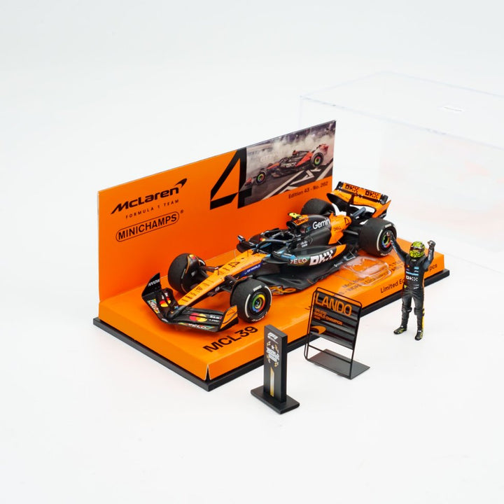Lando Norris Abu Dhabi GP 2025 World Champion McLaren MCL39 With Figurine &amp; Pitboards - Minichamps Model Car 1:43-1:18-1:12 Scale