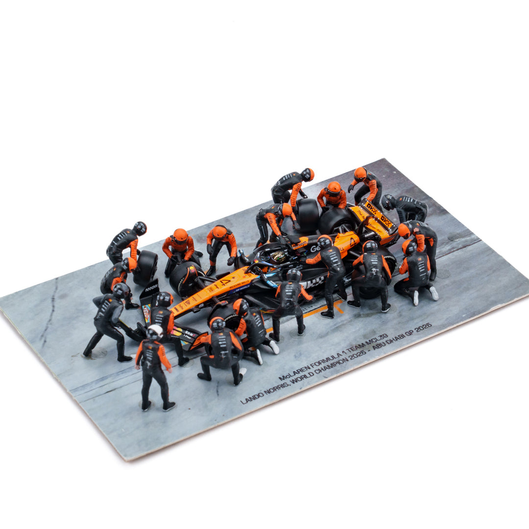McLaren MCL39 2025 Abu Dhabi GP 1:64 Pit Stop Diorama Crew Figure Set - Minichamps