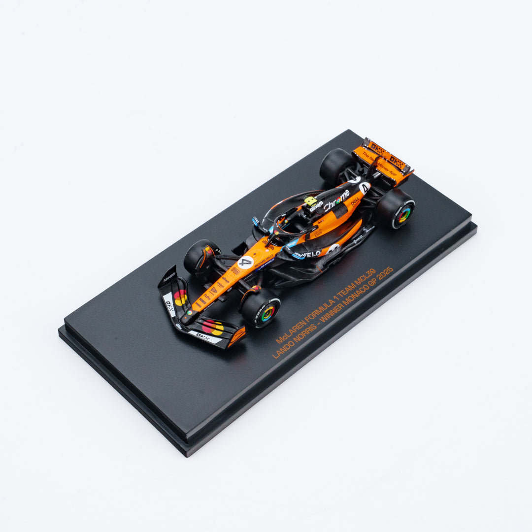 Scale 1:64 Lando Norris Winner Monaco GP 2025 McLaren MCL39 With Figurine &amp; Pitboards- 1:64 Minichamps Model Car