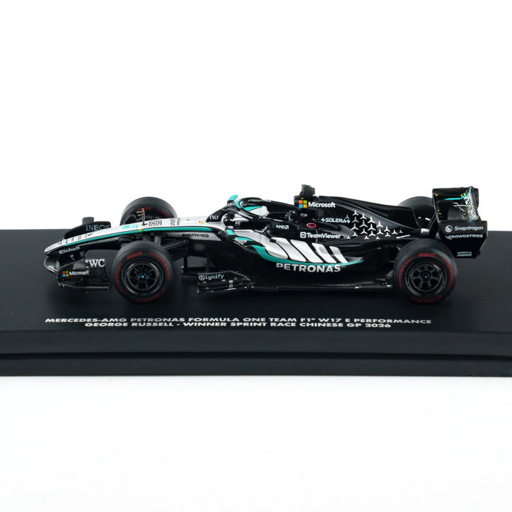 Scale 1:64 George Russell Sprint victory Chinese GP 2026 Mercedes W17 With Figurine &amp; Pitboards- 1:64 Minichamps Model Car