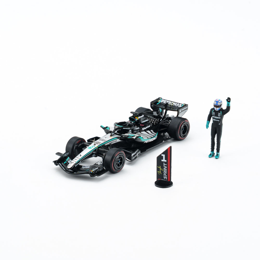 Scale 1:64 George Russell Sprint victory Chinese GP 2026 Mercedes W17 With Figurine &amp; Pitboards- 1:64 Minichamps Model Car