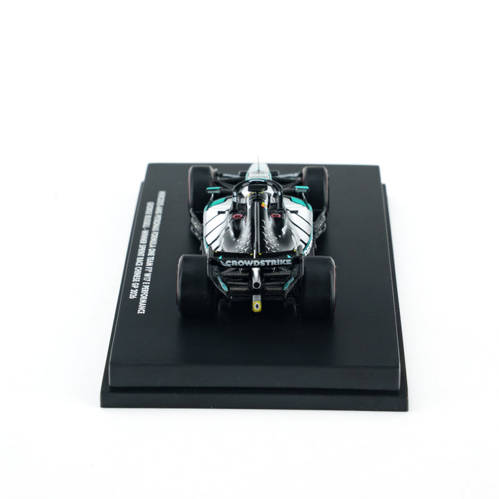 Scale 1:64 George Russell Sprint victory Chinese GP 2026 Mercedes W17 With Figurine &amp; Pitboards- 1:64 Minichamps Model Car