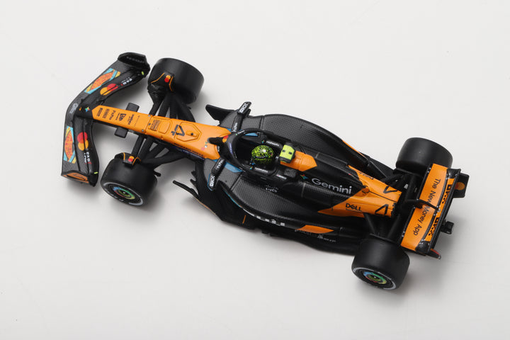 Scale 1:64 Lando Norris Abu Dhabi GP 2025 F1 World Champion McLaren MCL39 With Pitboard - Spark 1:64 Model