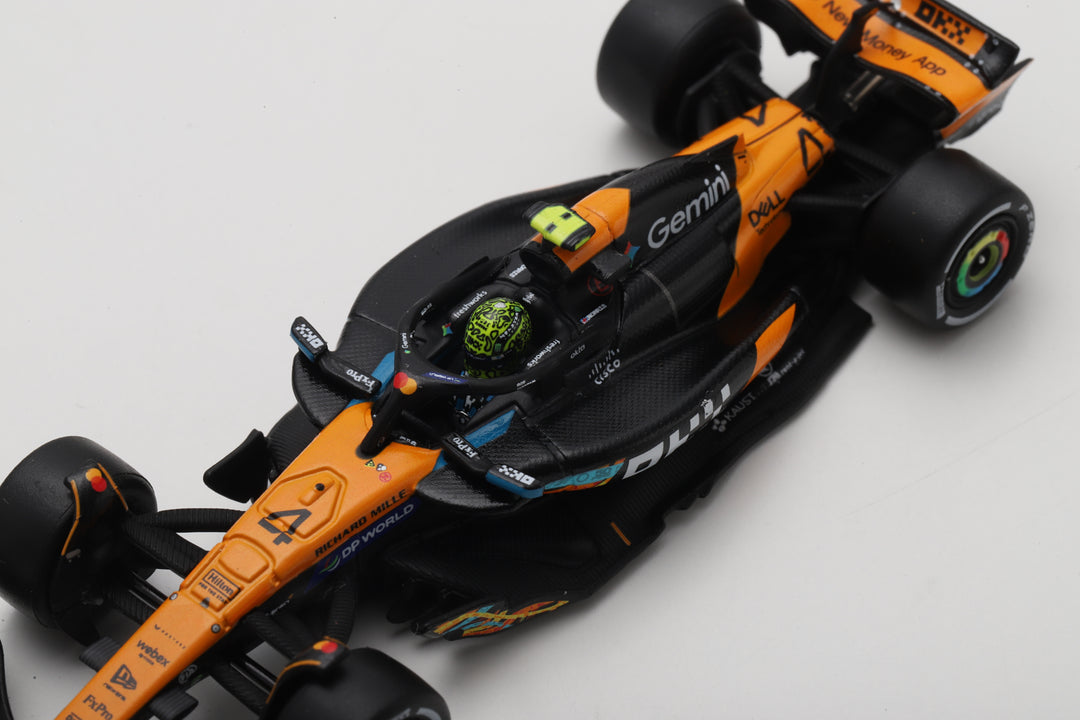 Scale 1:64 Lando Norris Abu Dhabi GP 2025 F1 World Champion McLaren MCL39 With Pitboard - Spark 1:64 Model