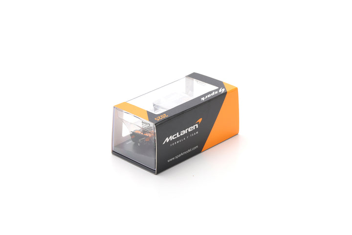 Scale 1:64 Lando Norris Abu Dhabi GP 2025 F1 World Champion McLaren MCL39 With Pitboard - Spark 1:64 Model