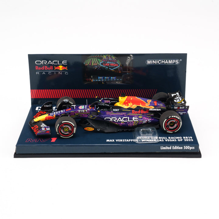 Max Verstappen Red Bull RB19 Winner Vegas GP 2023 With Figurine &amp; Pitboards 1:43 Minichamps Model Car