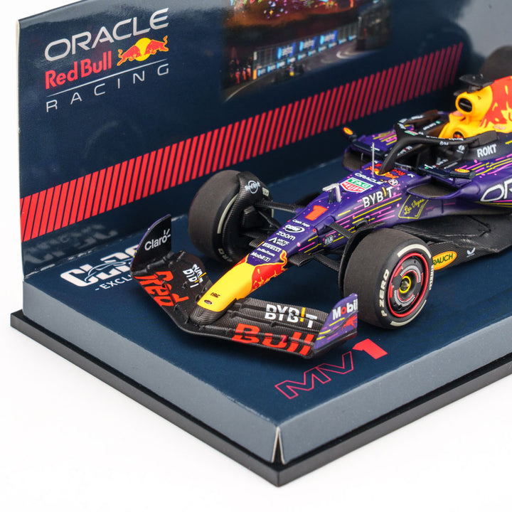 Max Verstappen Red Bull RB19 Winner Vegas GP 2023 With Figurine &amp; Pitboards 1:43 Minichamps Model Car