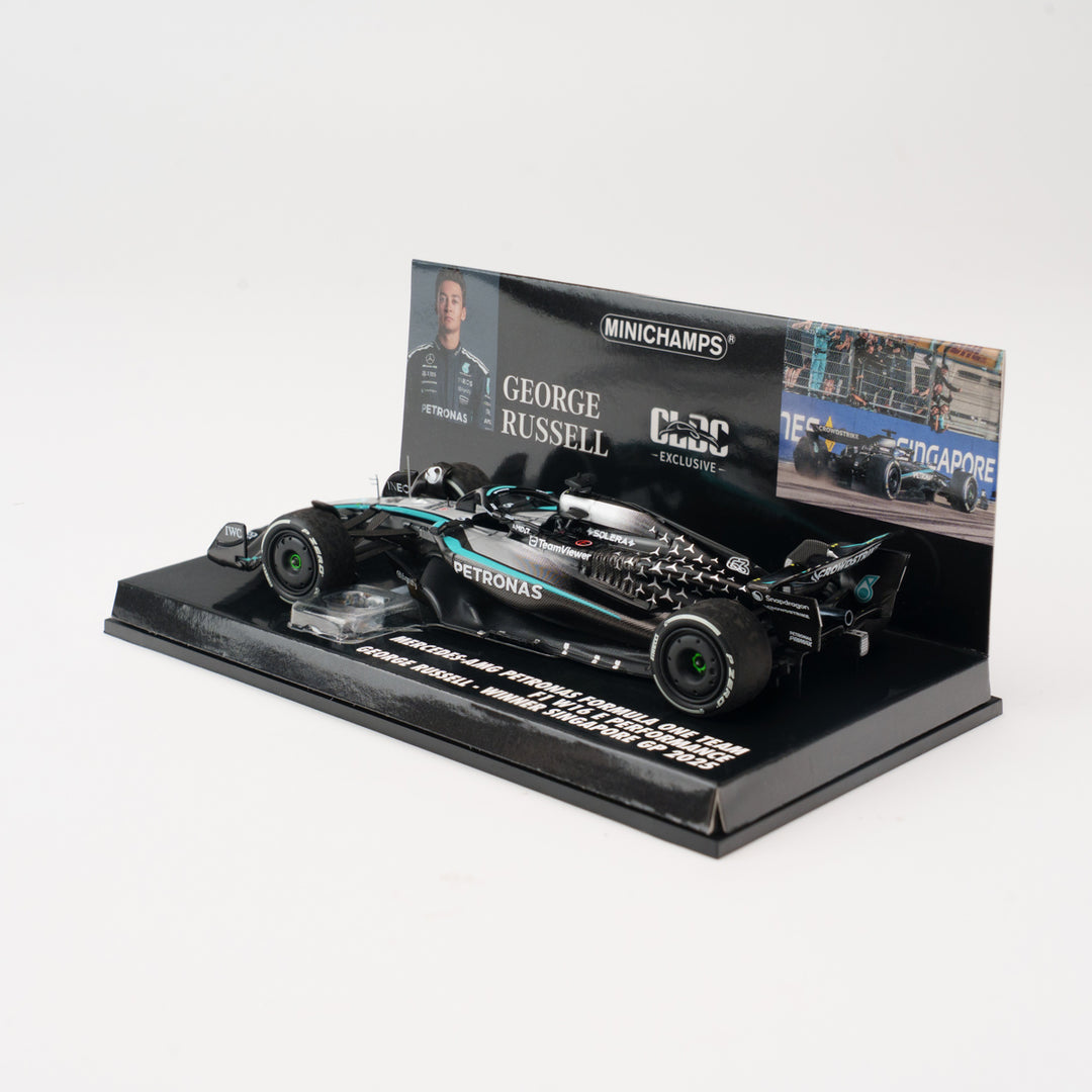 George Russell Winner Singapore GP 2025 Mercedes W16 With Figurine &amp; Pitboards- 1:43 Minichamps Model Car