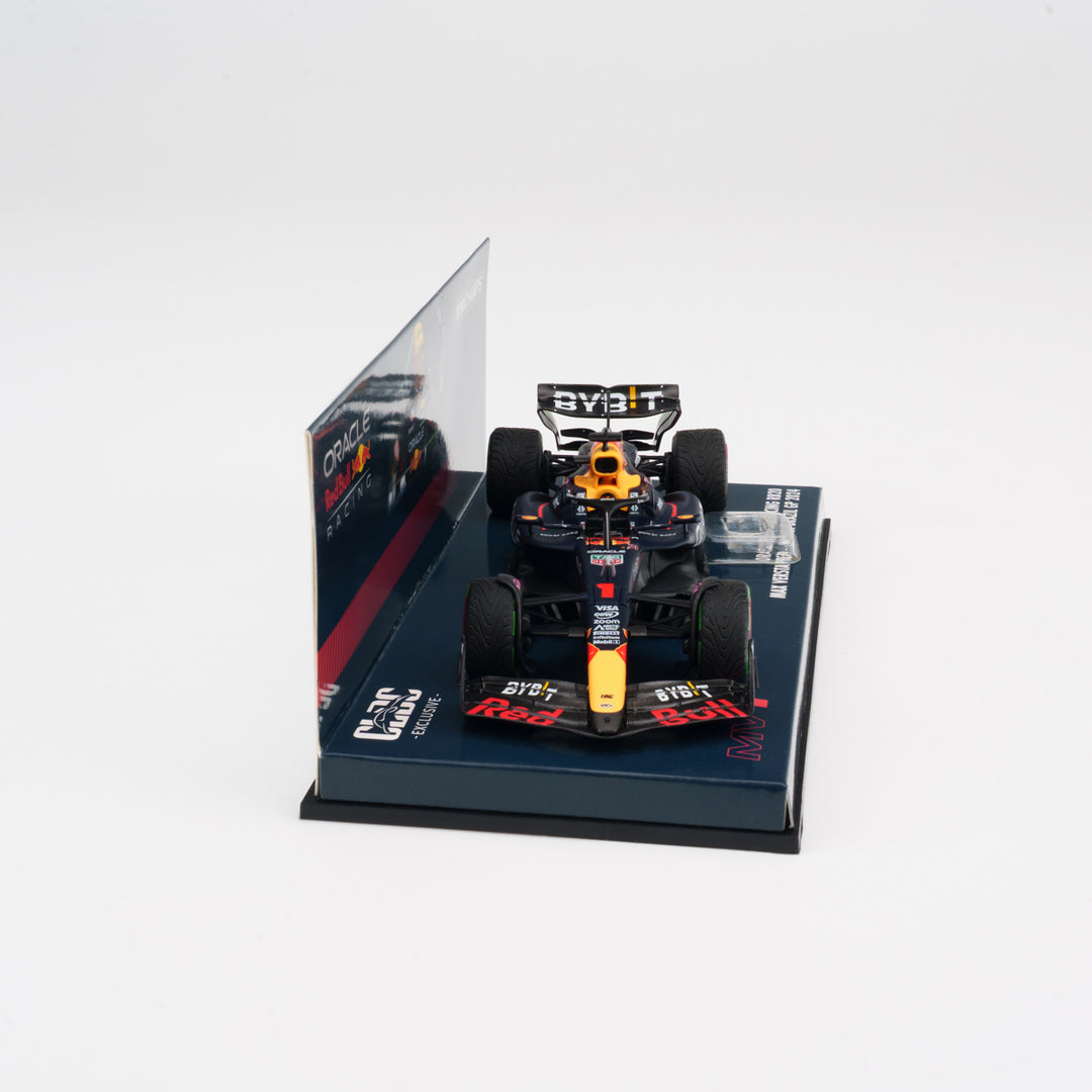 Max Verstappen Red Bull RB20 Winner Brazilian GP 2024 With Figurine &amp; Pitboards 1:43 Minichamps Model Car