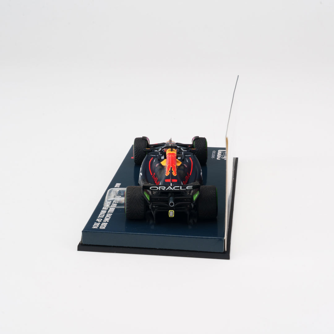 Max Verstappen Red Bull RB20 Winner Brazilian GP 2024 With Figurine &amp; Pitboards 1:43 Minichamps Model Car
