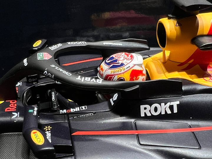 RED BULL RACING RB19 - MAX VERSTAPPEN - WINNER DUTCH GP 2023 1:18 Model car - Minichamps