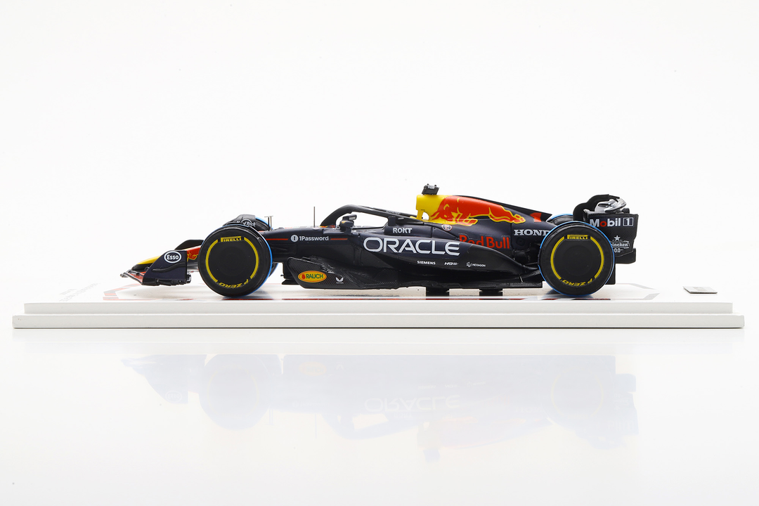 Max Verstappen Red Bull F1 RB21 Belgium GP 2025 Special Figure Edition 1:43 Spark Model Car