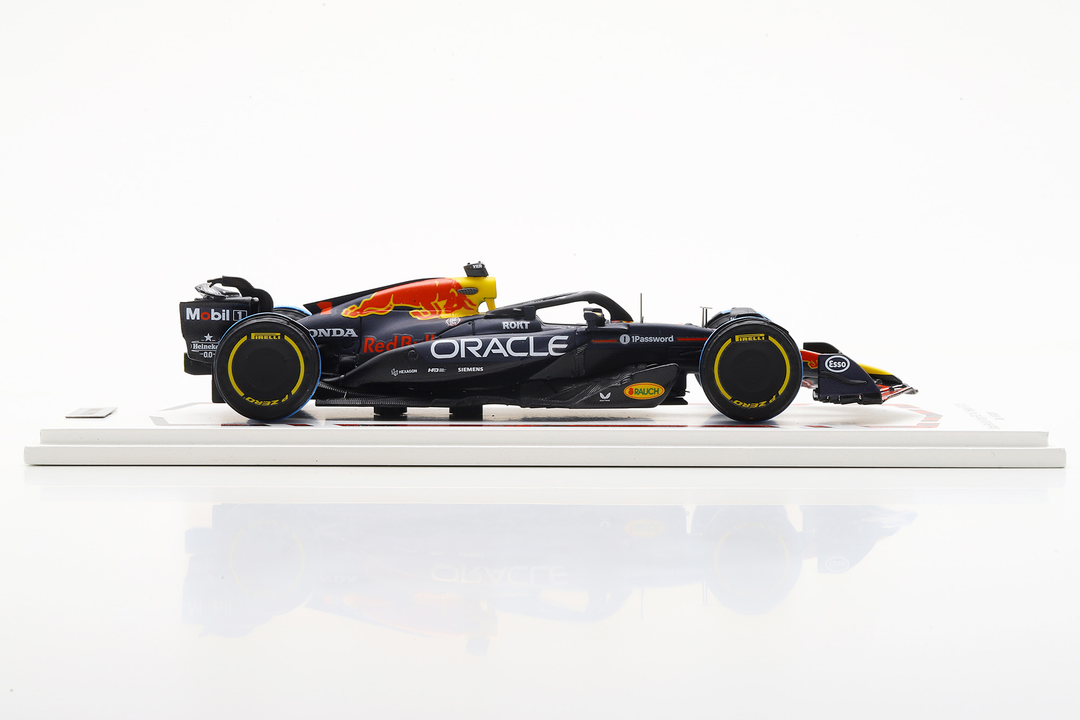 Max Verstappen Red Bull F1 RB21 Belgium GP 2025 Special Figure Edition 1:43 Spark Model Car