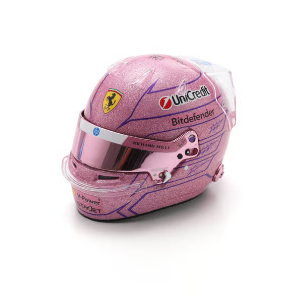Model Helmet