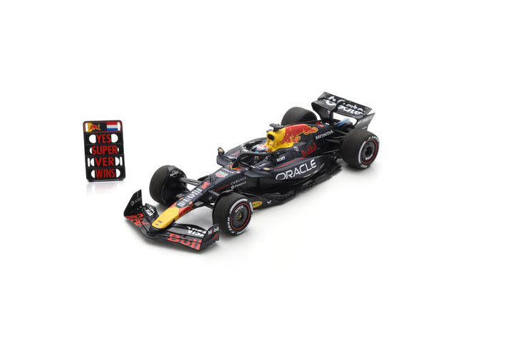Max Verstappen Abu Dhabi GP 2025 Winner Red Bull RB21 With Pitboard Model Car - Spark Model