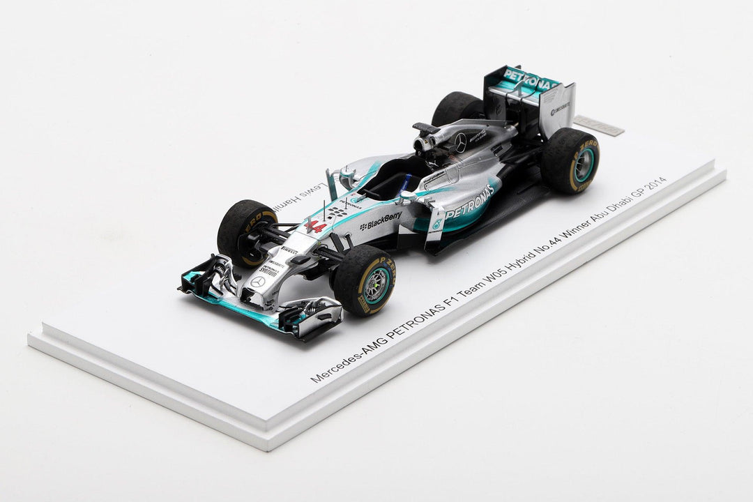Lewis Hamilton Abu Dhabi GP 2014 World Champion Mercedes F1 W05 (With Pit Board & Figurine ) Model Car - Spark Model