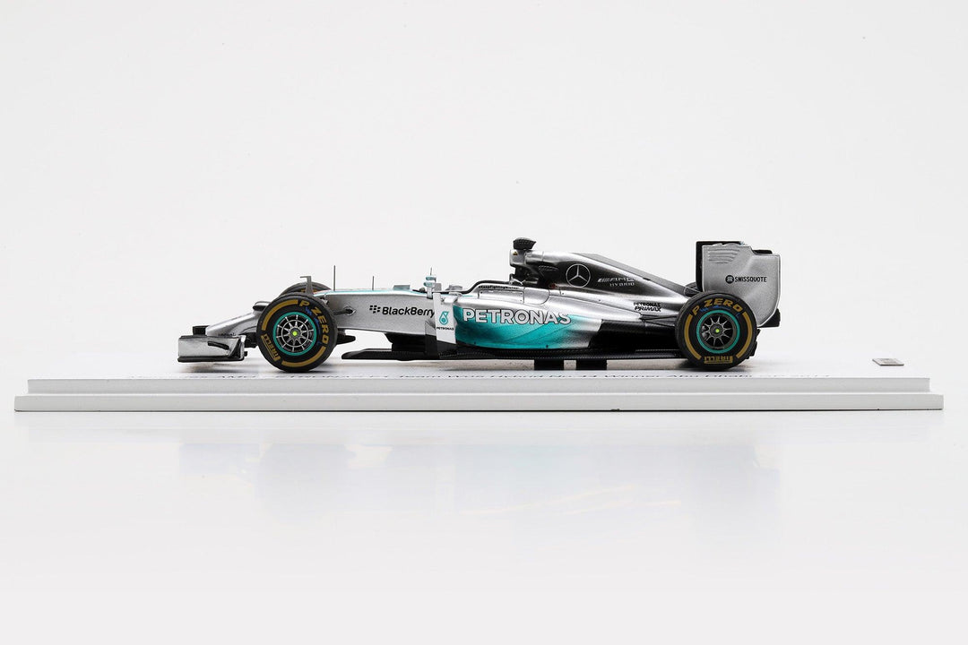 Lewis Hamilton Abu Dhabi GP 2014 World Champion Mercedes F1 W05 (With Pit Board & Figurine ) Model Car - Spark Model