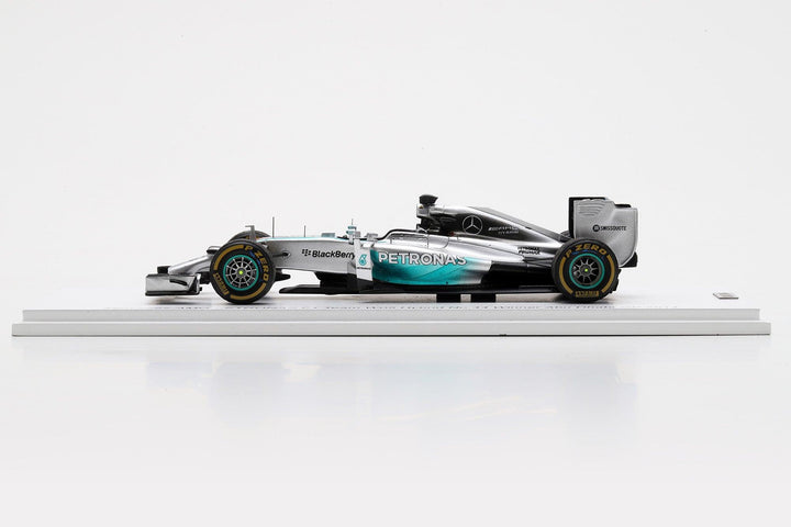 Lewis Hamilton Abu Dhabi GP 2014 World Champion Mercedes F1 W05 (With Pit Board & Figurine ) Model Car - Spark Model