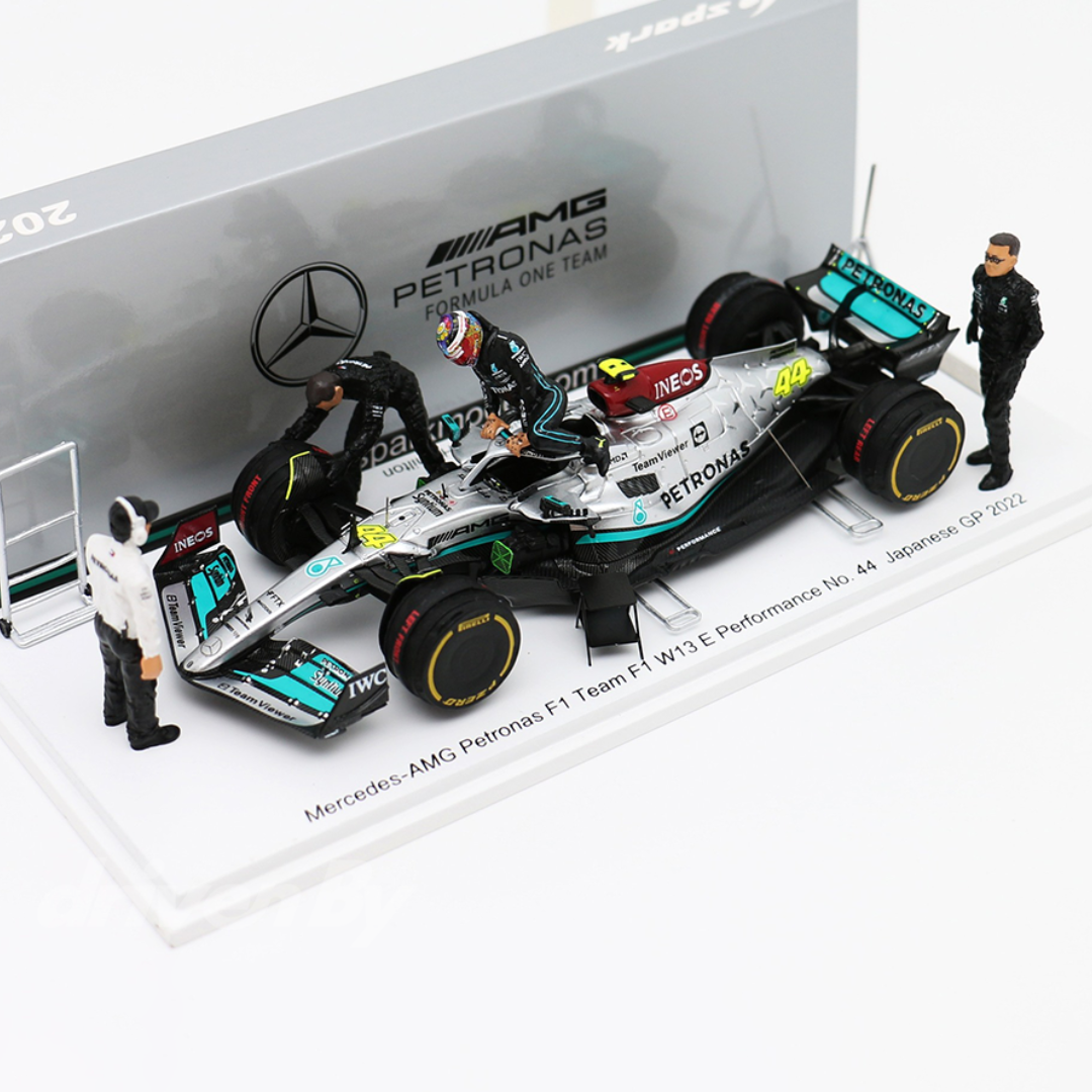 Lewis Hamilton Mercedes F1 W13 E - Japanese GP 2022 Special Edition 1:43 Spark Model Car