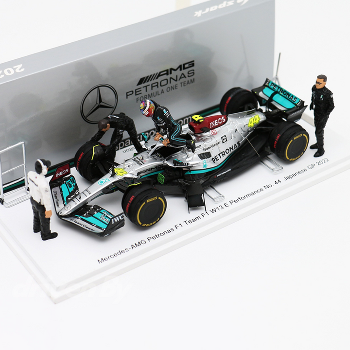 Lewis Hamilton Mercedes F1 W13 E - Japanese GP 2022 Special Edition 1:43 Spark Model Car