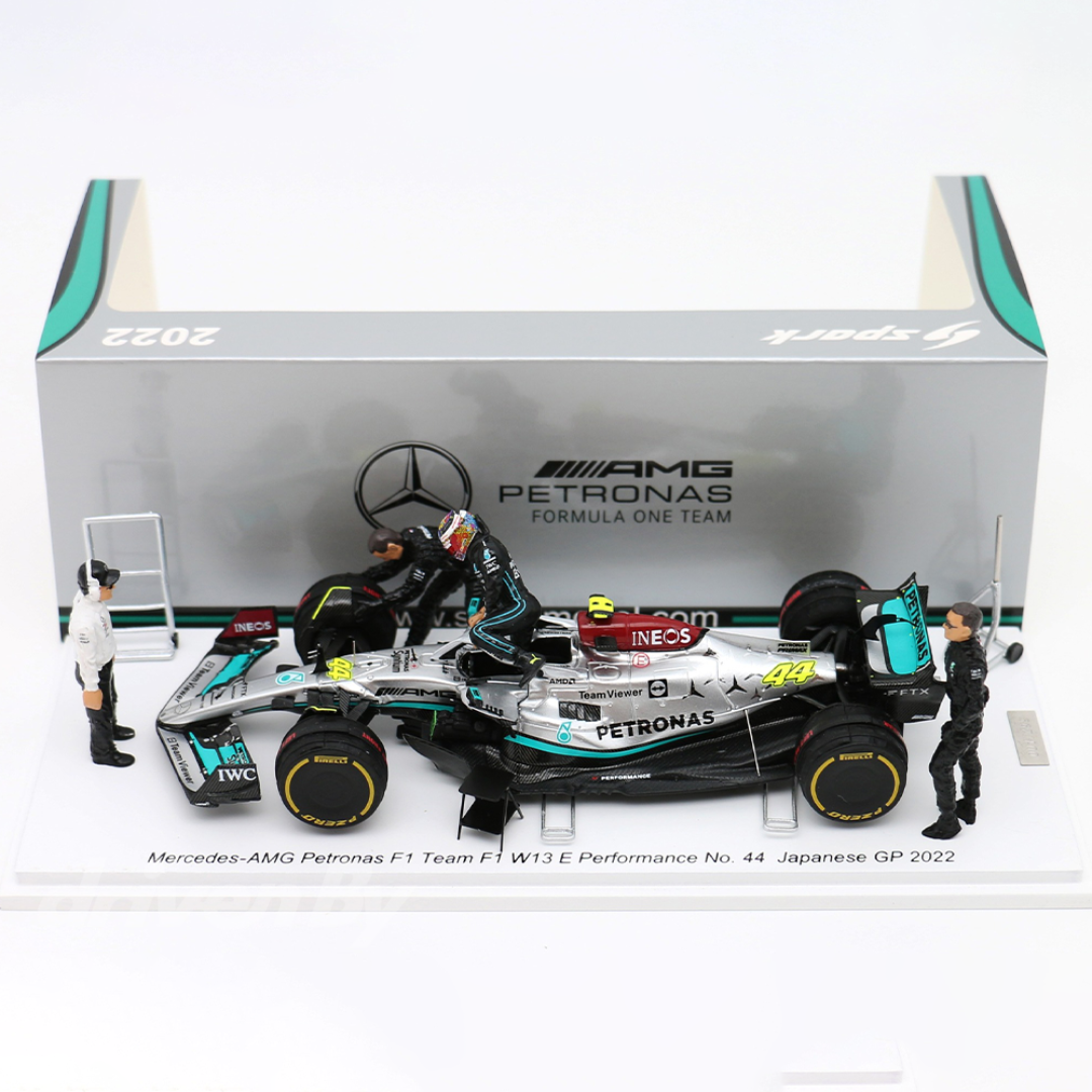 Lewis Hamilton Mercedes F1 W13 E - Japanese GP 2022 Special Edition 1:43 Spark Model Car