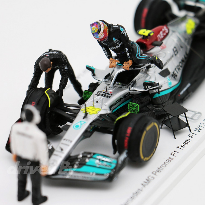 Lewis Hamilton Mercedes F1 W13 E - Japanese GP 2022 Special Edition 1:43 Spark Model Car