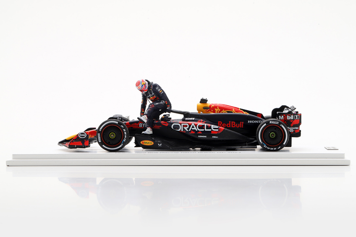Max Verstappen Red Bull F1 RB20 British GP 2024 Special Figure Edition 1:43 Spark Model Car