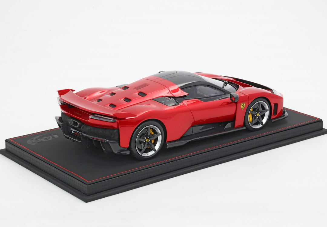 Ferrari F80 carbon optional Rosso Supercar 1:18 - BBR Model Car
