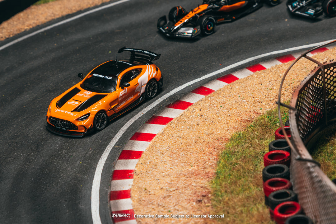 Scale 1:64 - 2025 British GP Formula 1 Safety Car Special Livery - Mercedes-Benz AMG GT Black Series - Tarmac Works