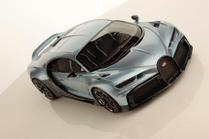 Bugatti Chiron Profilée 1:18 Model car - MR Collection