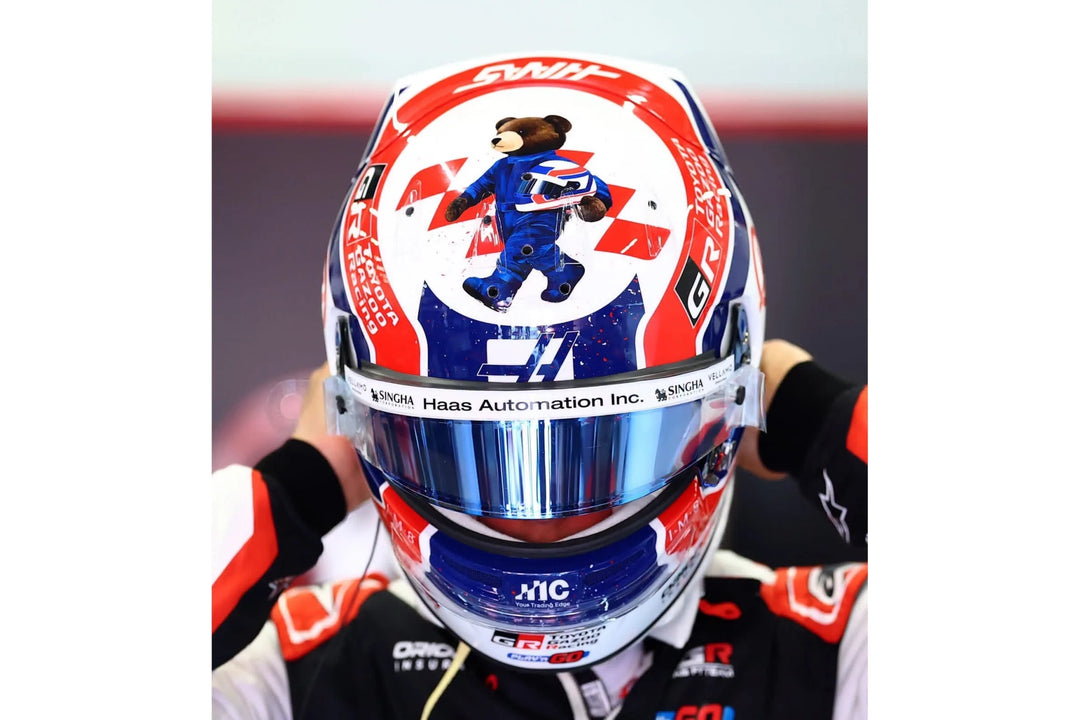 Oliver Bearman Helmet British GP 2026 MoneyGram Haas F1 Team - Spark 1:5 Helmet
