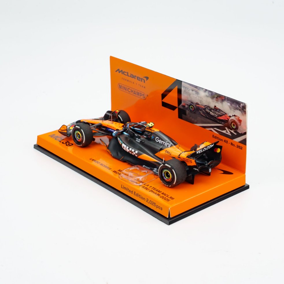 Lando Norris Abu Dhabi GP 2025 World Champion McLaren MCL39 With Figurine &amp; Pitboards - Minichamps Model Car 1:43-1:18-1:12 Scale