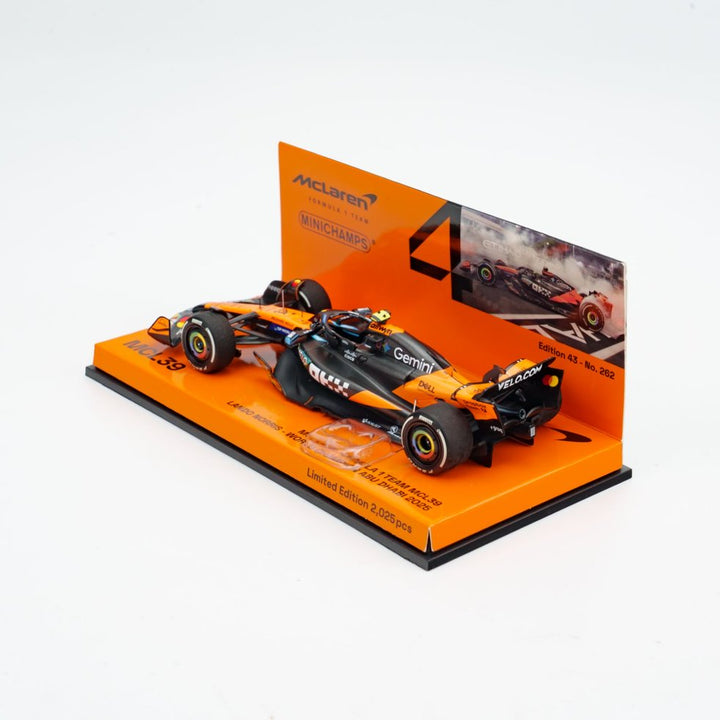 Lando Norris Abu Dhabi GP 2025 World Champion McLaren MCL39 With Figurine &amp; Pitboards - Minichamps Model Car 1:43-1:18-1:12 Scale
