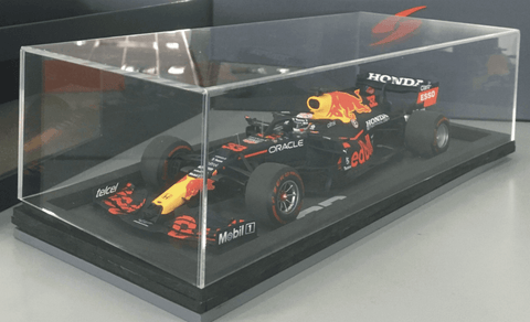 Red Bull Racing Honda RB16B Abu Dhabi GP World Champion Edition With No.1 Board and Pit Board- Max Verstappen - Spark Models